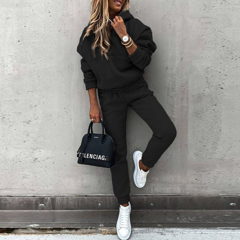 Women's Jogging Set – Soft Modern Everyday Lounge Style